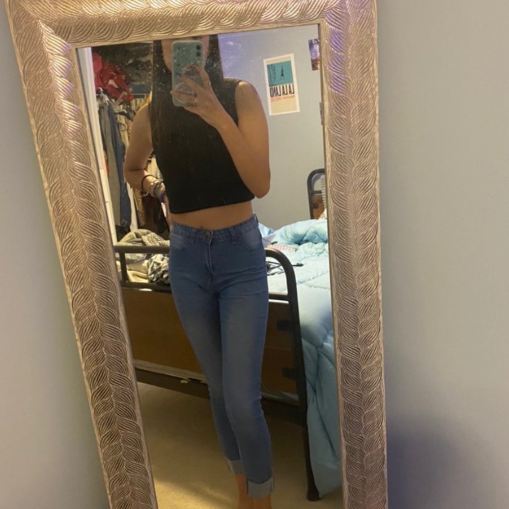 light blue fitting mom jeans